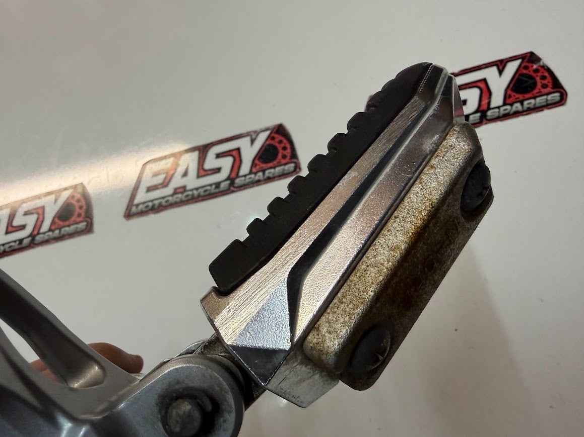 RH Pillion Peg Bracket Suzuki GSF 1250 S Bandit 2007-2016 OEM 43811-18H10