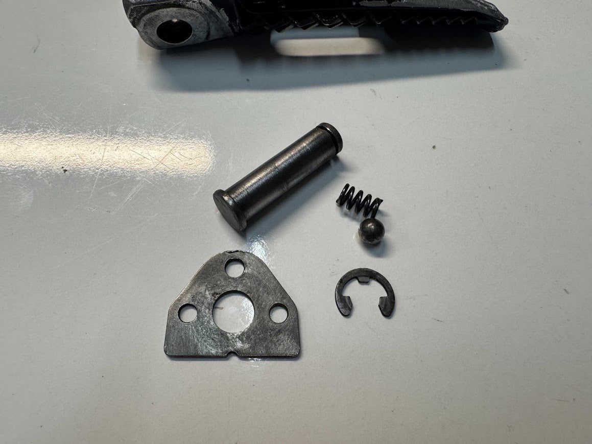 Suzuki GSXR 1000 2005-2008 RH Pillion Peg OEM Genuine 43611-41G00