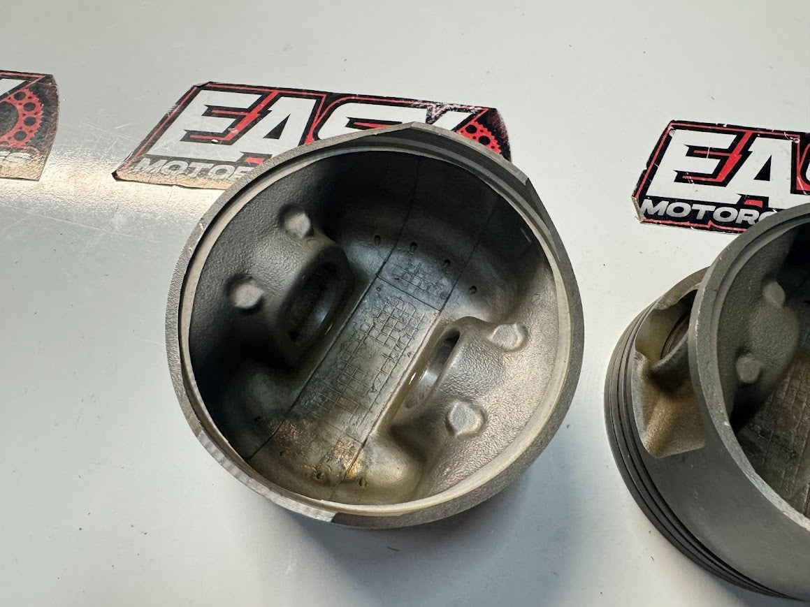 Suzuki VL 1500 Intruder 1998-2009 Piston Set OEM Genuine 12111-10F00-0F0