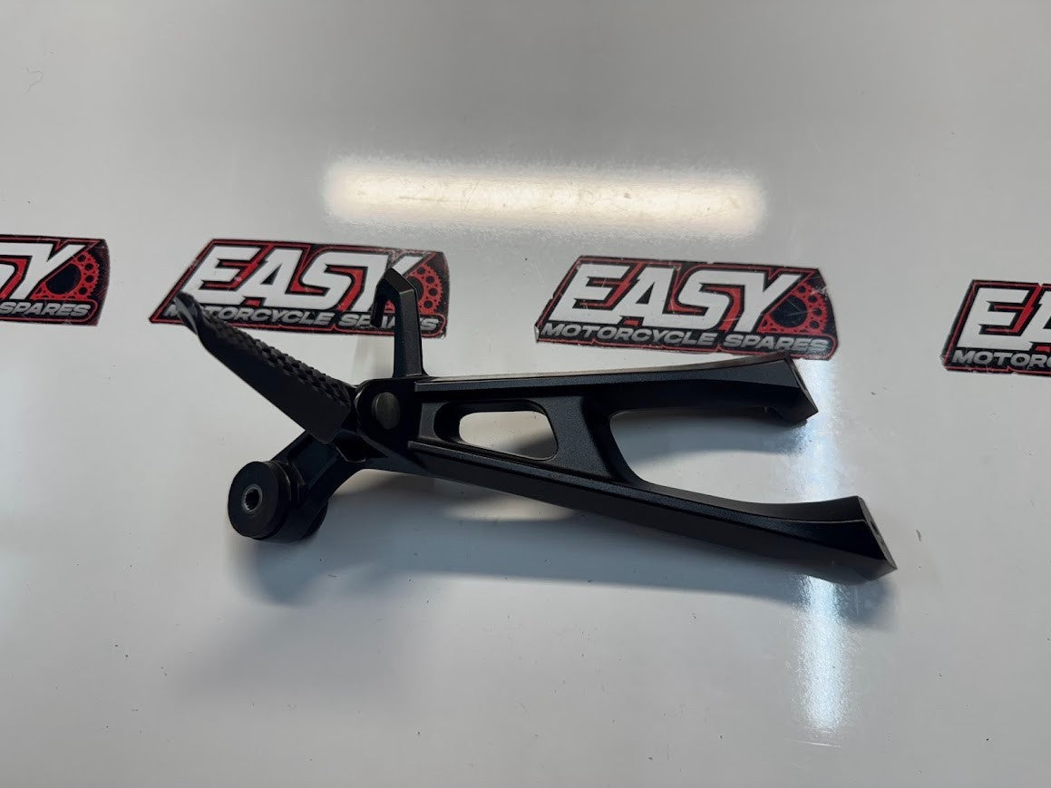 Suzuki GSXR 1000 2009-2016 RH Pillion Peg & Bracket OEM Genuine 43600-47H40