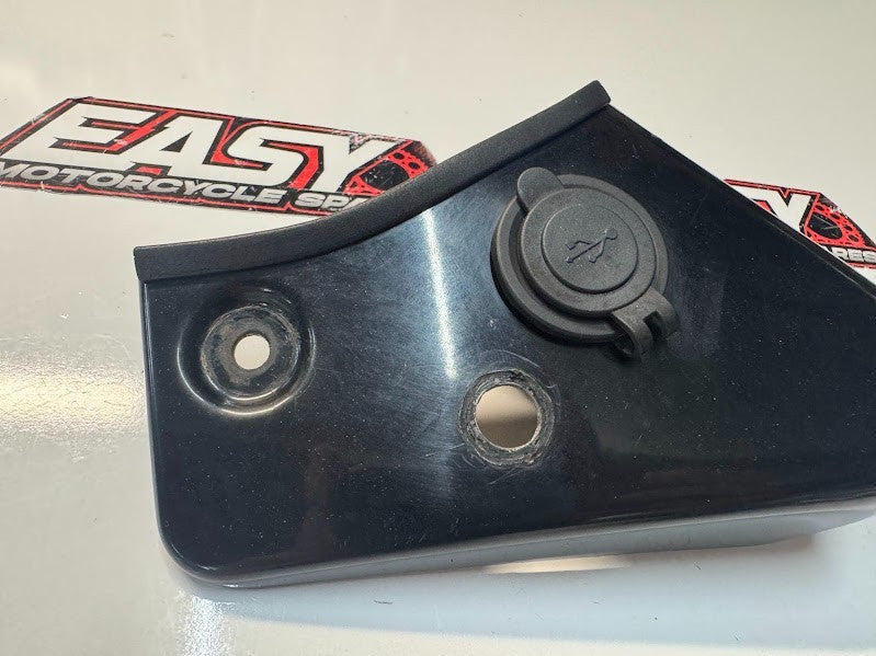 Suzuki VL 1500 Intruder 1998-2009 RH Frame Head Cover OEM Genuine 47510-10F01