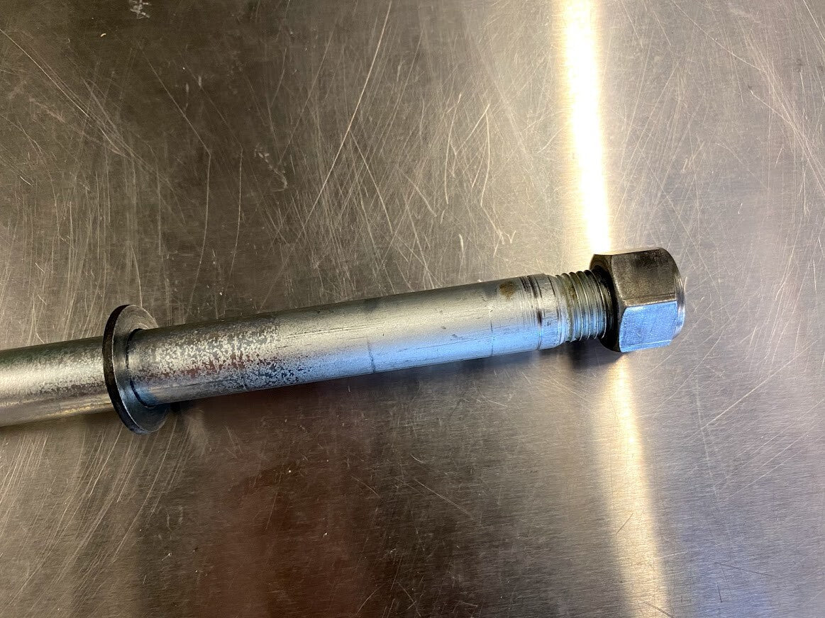 Swing Arm Bolt Suzuki VL 250 2009