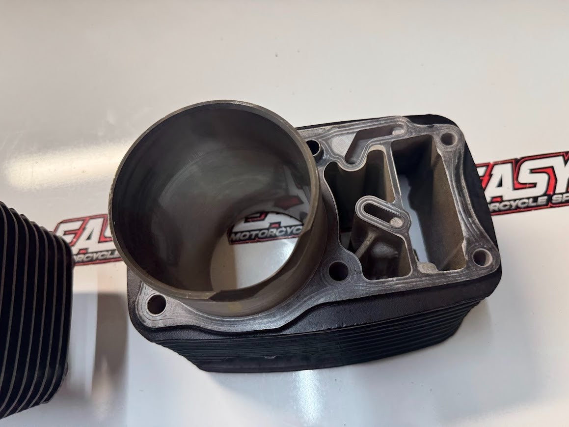 Suzuki VL 1500 Intruder 1998-2004 Cylinder Barrel Set OEM Genuine
