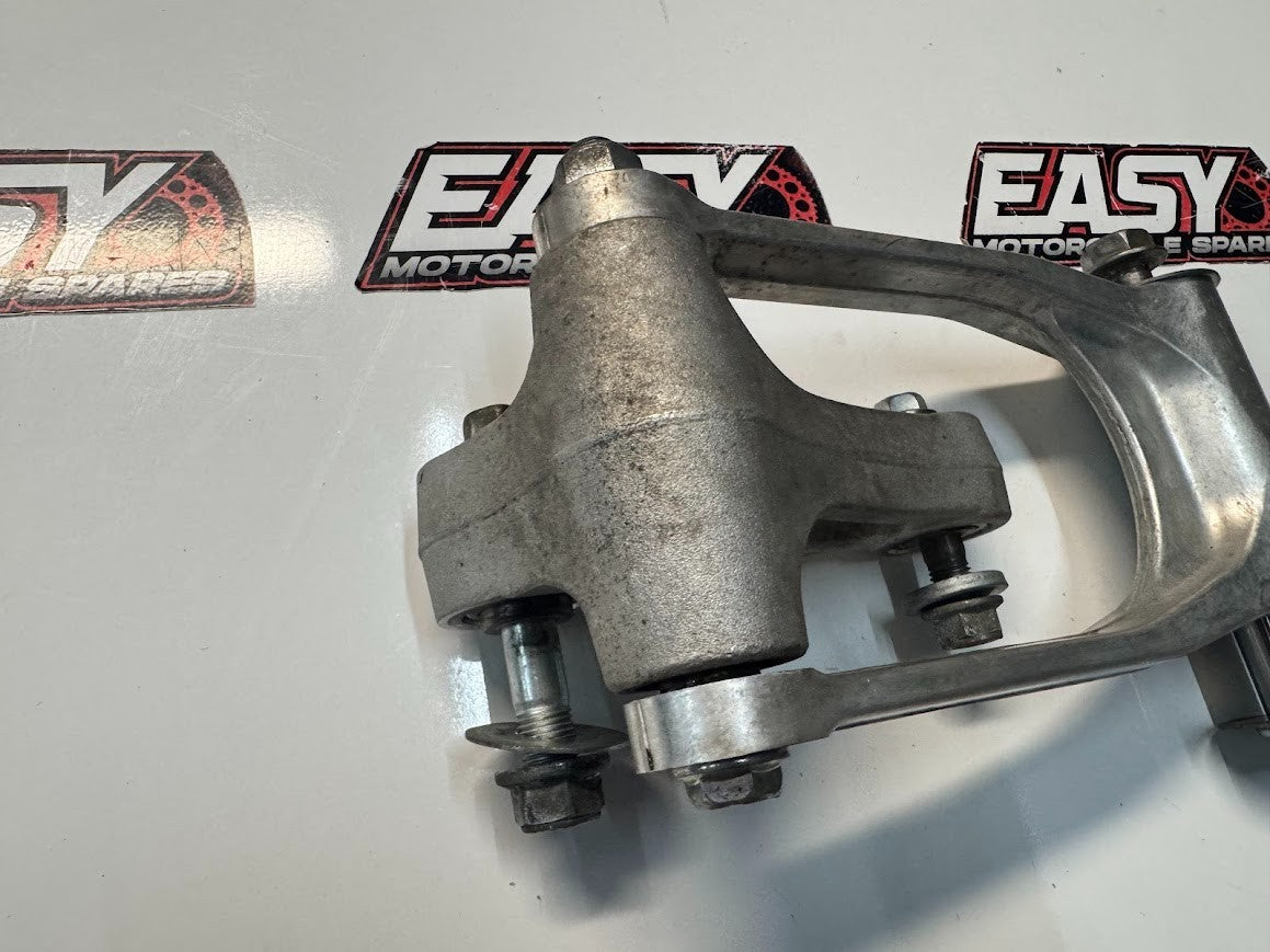 Suzuki GSXR 1000 2007-2008 Shock Linkages OEM Genuine 62600-21810