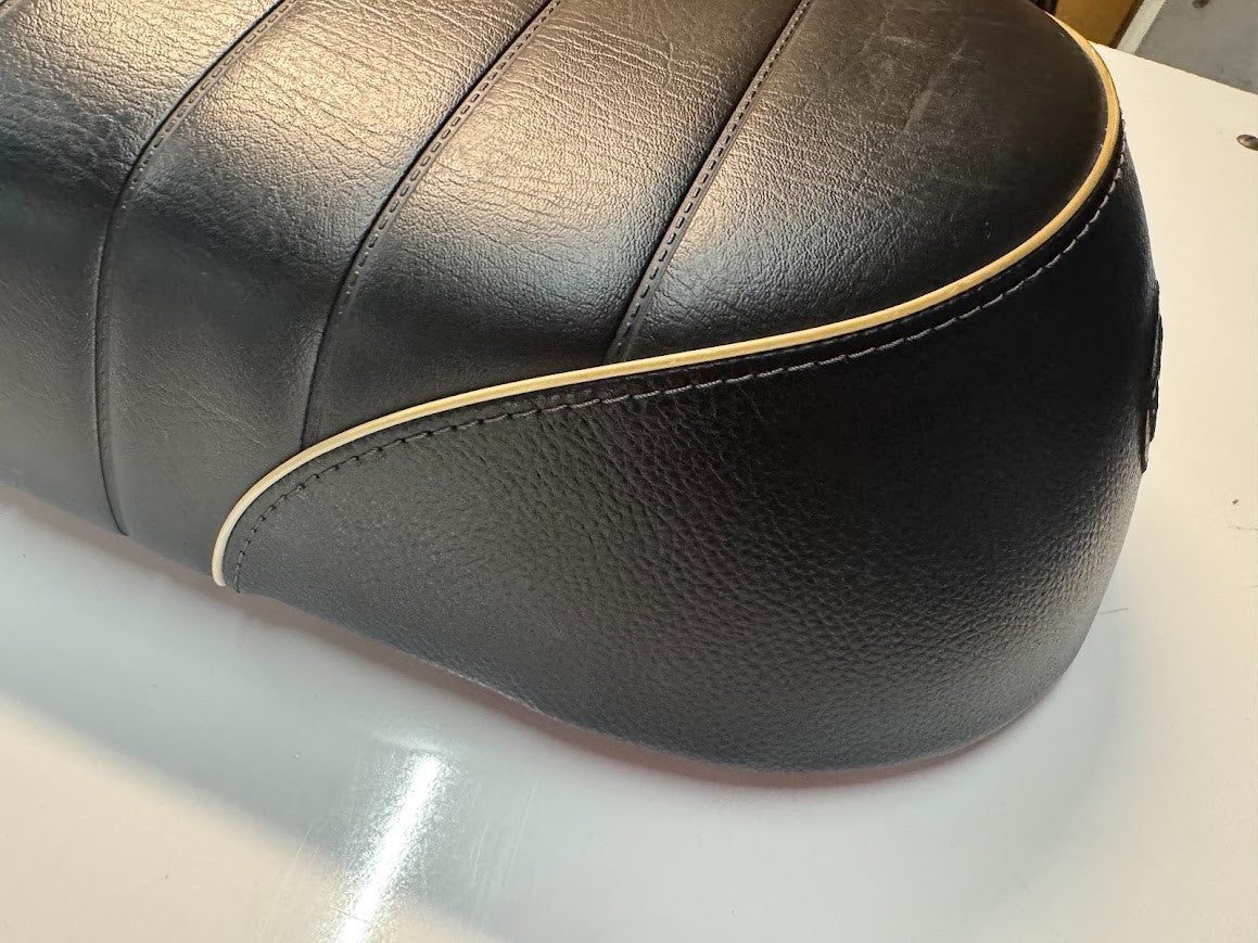 Royal Enfield Interceptor 650 2022 Seat Dual OEM Genuine 1030001C Euro 5