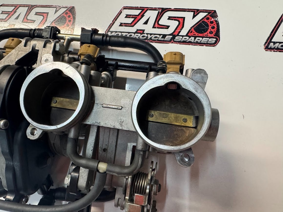 Yamaha YZF R1 2015-2016 Throttle Bodies Injectors TPS OEM Genuine 2CR-13750-00