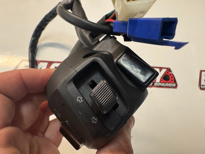 Yamaha YZF R15 2011-2018 LH Switch Block OEM Genuine 20P-H3972-02