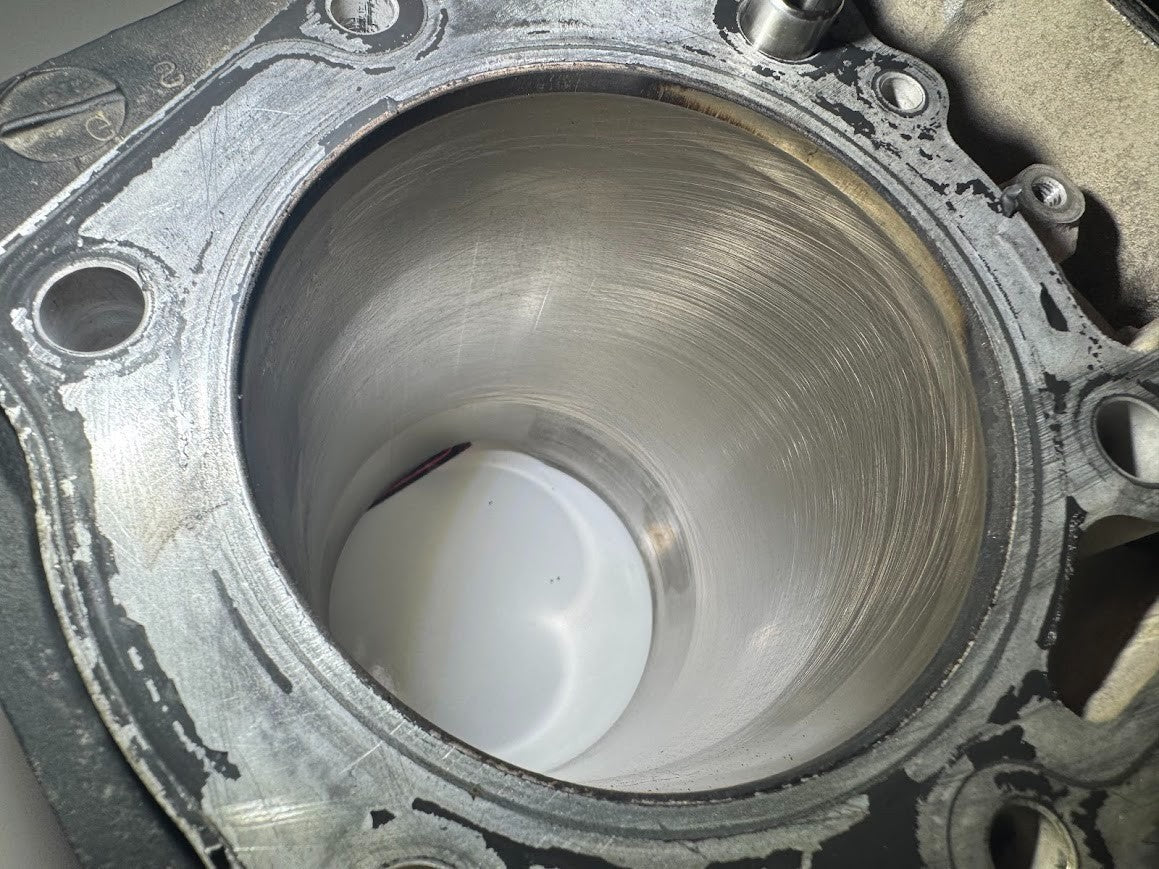 Suzuki VL 1500 Intruder 1998-2004 Cylinder Barrel Set OEM Genuine