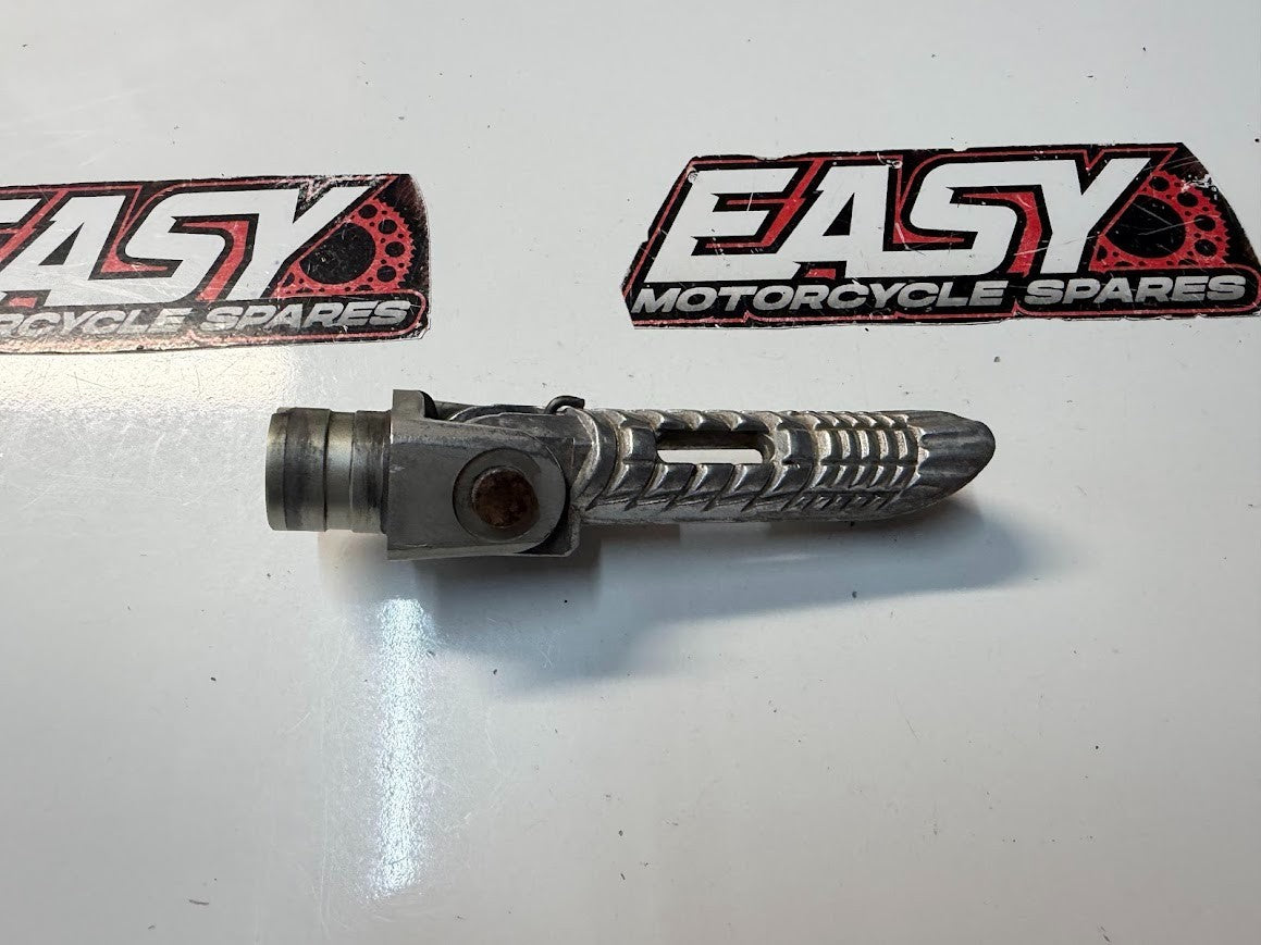 LH Riders Foot Peg Suzuki GSXR 1000 2005-2008 OEM 43526-41G00