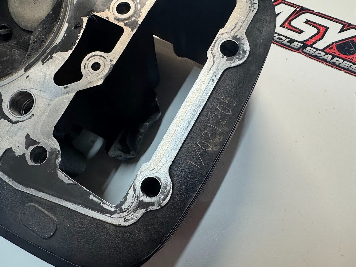 Suzuki VL 1500 Intruder 1998-2004 Rear Cylinder Head OEM Genuine 11103-10F00