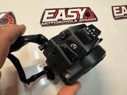 Suzuki GSXR 1000 2007-2008 RH Switch Block Buttons OEM Genuine 37200-21H01