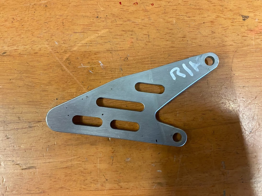 RH Heel Guard Yamaha R1 07-08 2008 4C8-27446-00-00