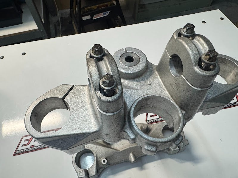 BMW F800 ST 2009 Triple Tree Set OEM Genuine 31427724818