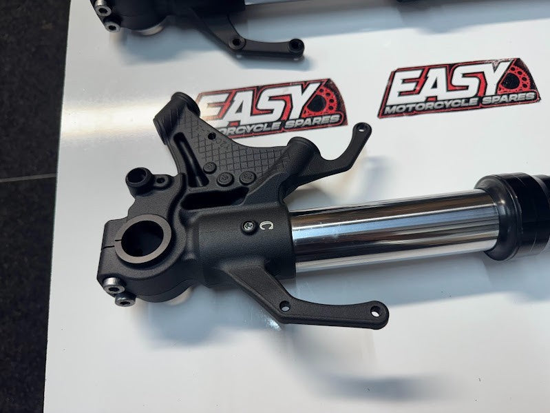 Yamaha YZF R1 2022-2024 Front Forks Suspension OEM Genuine B3L-23102-01