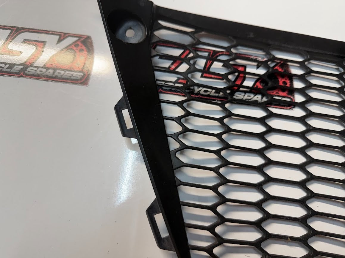 Lower Front Grille Fairing Suzuki GSXR 1000 2007-2008 OEM 94498-21H00