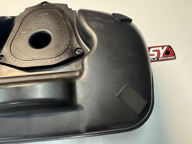 Suzuki VL 1500 Intruder 1998-2004 Airbox Cleaner Assy OEM Genuine 13700-10F01