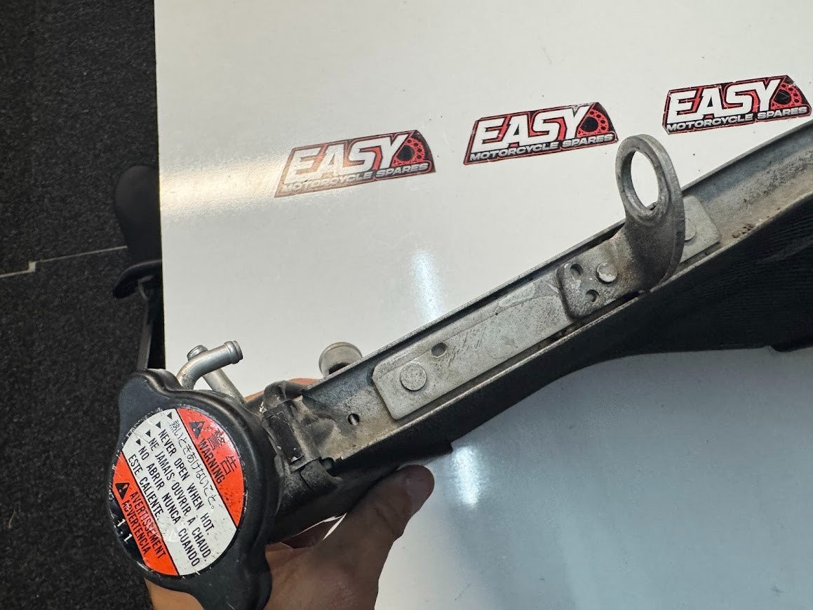 Suzuki GSXR 1000 2007-2008 Radiator OEM Genuine 17710-21H00