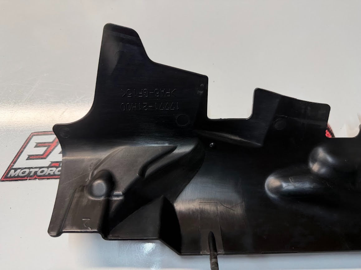 Radiator Heat Shield Suzuki GSXR 1000 2007-2008 OEM 17771-21H00