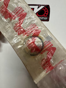 Honda DUST SEAL 45109-166-006 x4