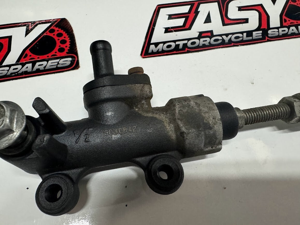 Rear Master Cylinder Suzuki GS 500 89-09 2006 69600-01D00