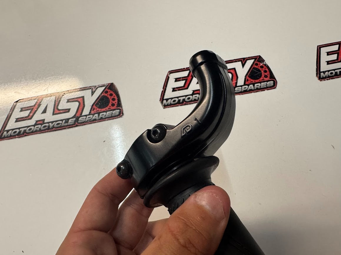 Yamaha YZF R7 2022-2025 Throttle Tube Assembly OEM Genuine 4C8-26240-00