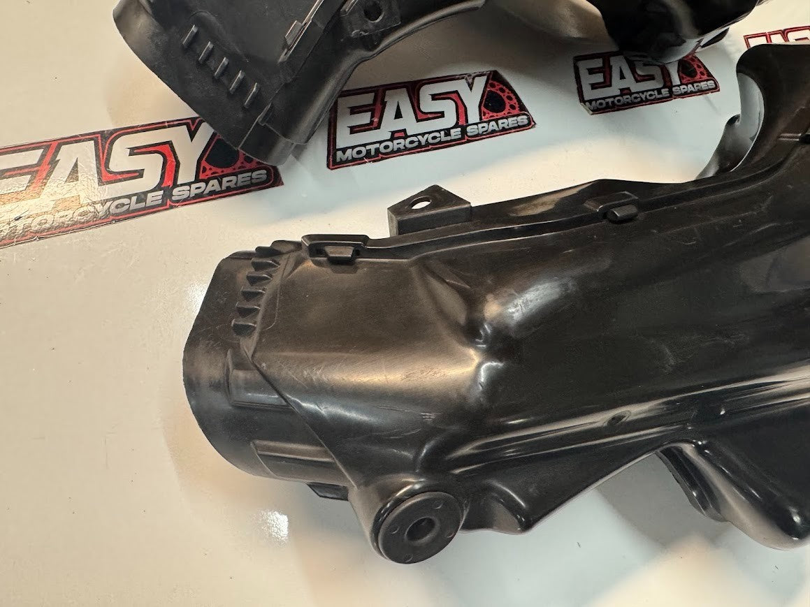 Suzuki GSXR 1000 2007-2008 Air Intake Duct Pair OEM Genuine 94420-21H00