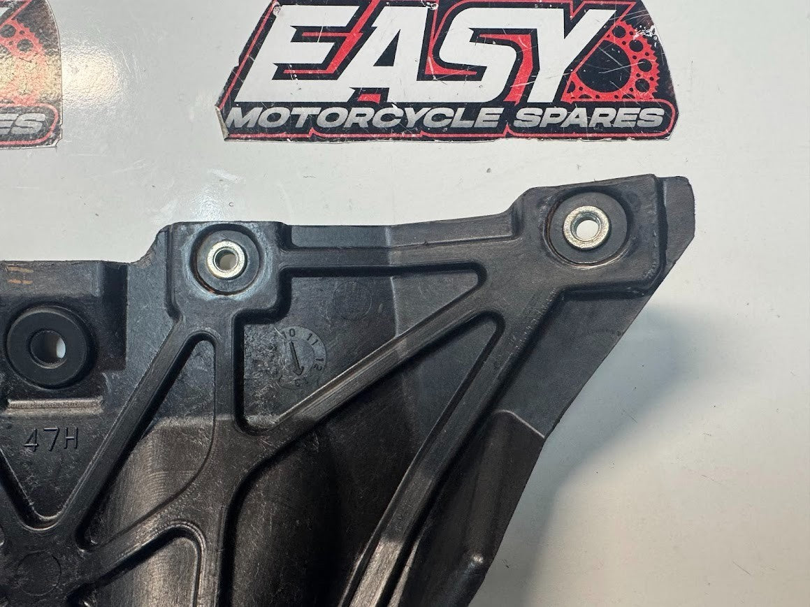Suzuki GSXR 1000 2009-2016 Fuel Tank Front Bracket OEM Genuine 44521-47H00