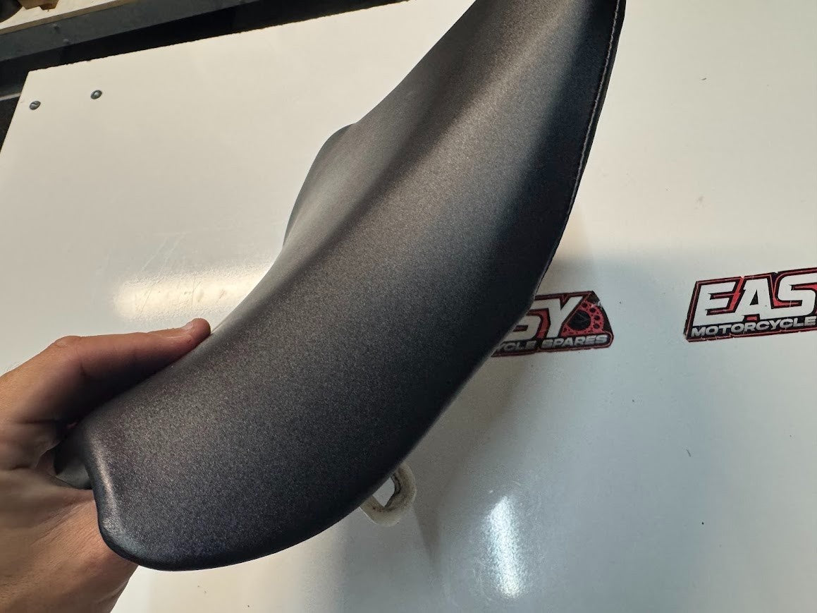 Suzuki GSXR 1000 2007-2008 Riders Seat OEM Genuine 45100-21H01-6BY