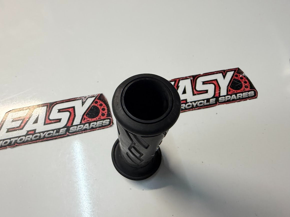 Throttle Tube Suzuki GSXR 1000 2007-2008 OEM 57110-21H02