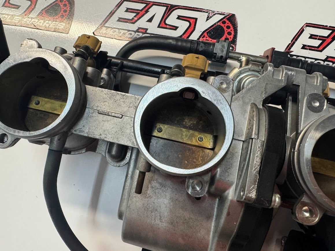 Yamaha YZF R1 2015-2016 Throttle Bodies Injectors TPS OEM Genuine 2CR-13750-00