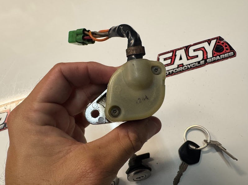 Suzuki VL 1500 Intruder 2001-2003 Ignition Lockset Key OEM Genuine 37000-26841