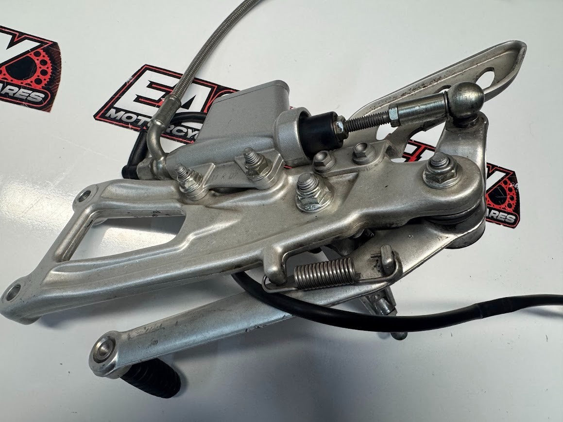 Aprilia RS4 125 4T 2011-2016 RH Foot Peg Assembly Rear Set OEM Genuine 866138