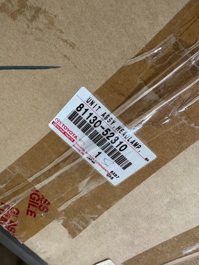 RH Headlamp Unit Assy 81130-52310 Toyota Echo 4 door sedan 8/02-9/05 NEW